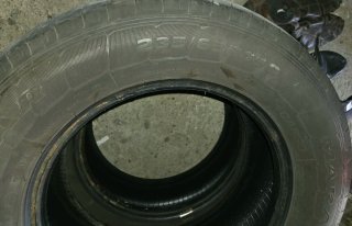 Neumáticos Goodyear 235/65 R16 80 euros las dos