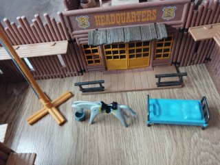 Playmobil Fort Glory con figuras
