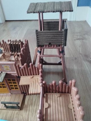 Playmobil Fort Glory con figuras
