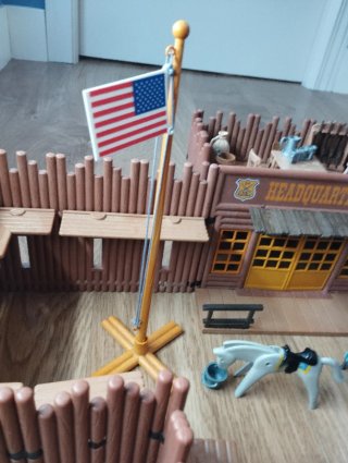 Playmobil Fort Glory con figuras
