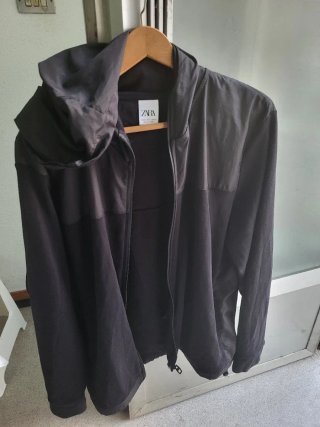 Chaqueta Zara Negra con Capucha Talla XL