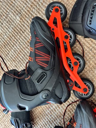 Patines en línea Decathlon + protecciones