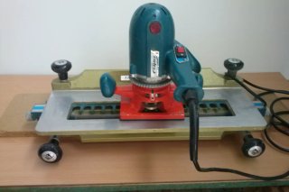 Fresadora Virutex con soporte cola milano