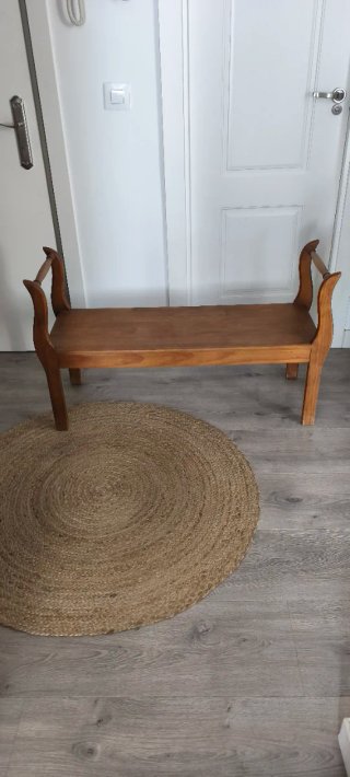 Banco de madera con brazos