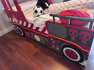 Cama infantil camión bombero roja Para 2 colchones