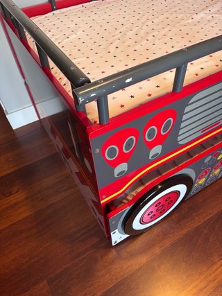 Cama infantil camión bombero roja Para 2 colchones