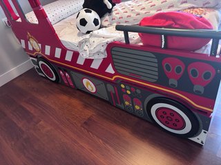 Cama infantil camión bombero roja Para 2 colchones