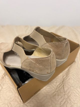 Sandalias Verano Beige y Dorado