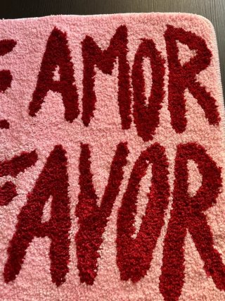 Tappeto bagno More Amor Por Favor rosa