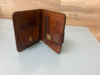 Cartera de cuero natural