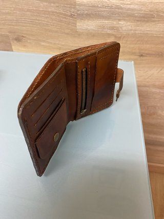 Cartera de cuero natural