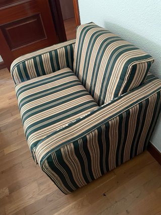 Sillón de tela a rayas