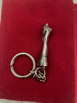 Figa de plata maciza con anilla