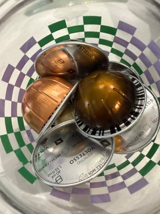 Cafetera Nespresso y Cápsulas