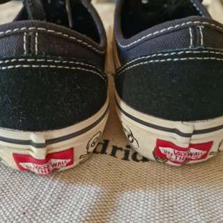 Zapatillas Vans Negras y Doradas