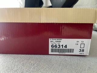 Zapatos de fiesta negros y plateados talla 38
