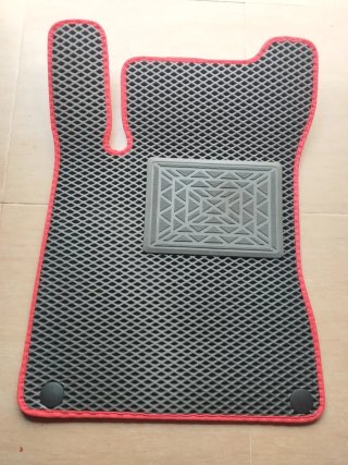 Alfombrillas coche negro y rojo