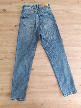 Pantalón vaquero Stradivarius Talla 34