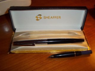 2 penne stilografiche nere e argentate