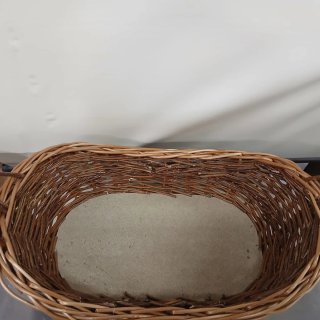 Cesta de mimbre con asa