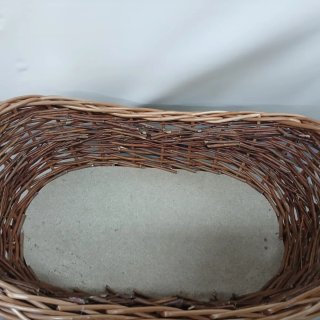 Cesta de mimbre con asa