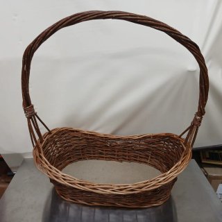 Cesta de mimbre con asa