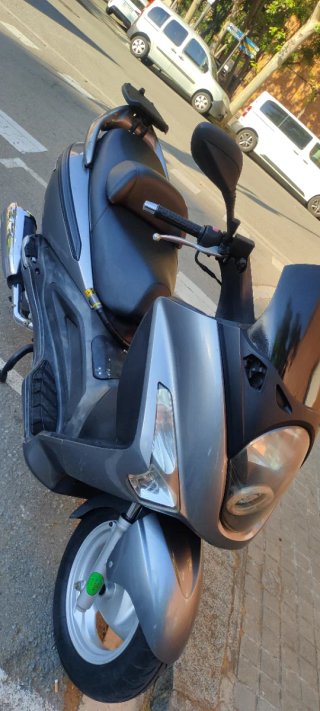Sym 125 Maxi Scooter Gris Automática