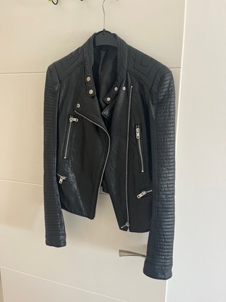 Chaqueta de cuero negra