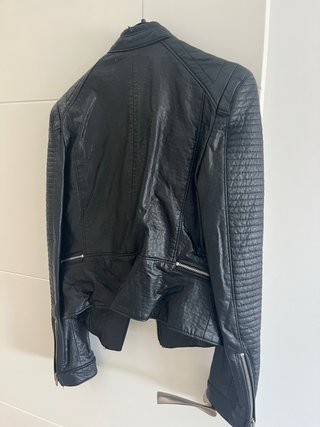 Chaqueta de cuero negra