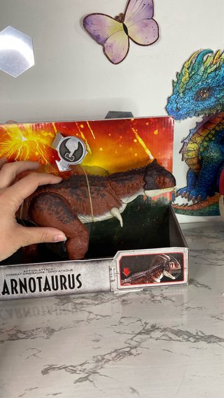 Mattel Jurassic World Carnotauro Action Attack