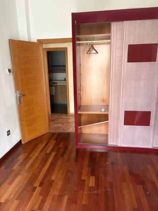 Piso edificio de los cristales