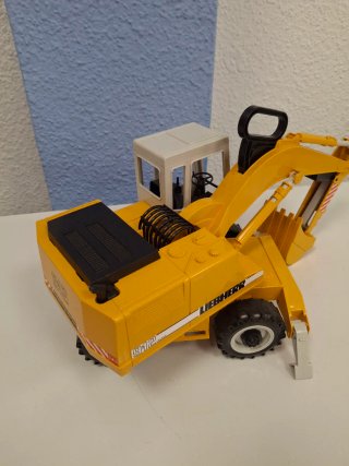 Escavatore Bruder Liebherr 912