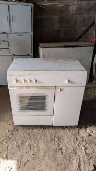 Cocina de gas blanca