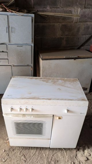 Cocina de gas blanca