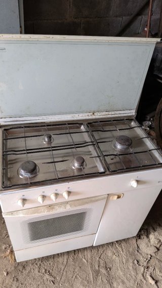 Cocina de gas blanca