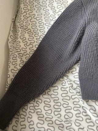 Chaqueta gris de punto
