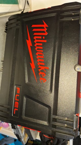 Llave de impacto Milwaukee M12 FIWF12 339 Nm 1/2