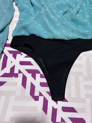 Body blusa cruzada con lunares