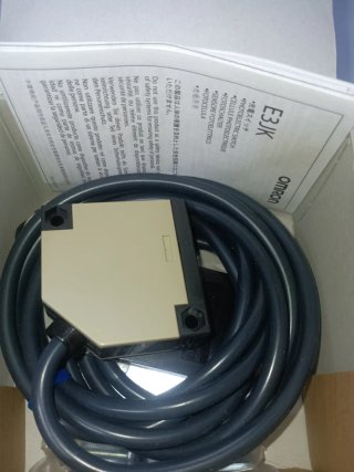 Detector Fotoeléctrico OMRON E3JK