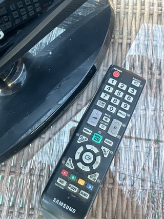 Samsung TV HD 22” Negra