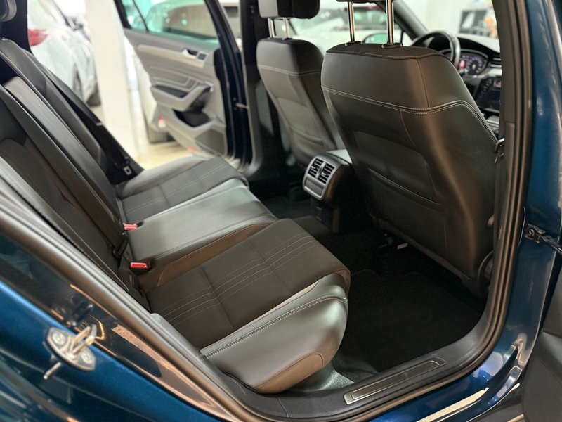 Volkswagen Passat Alltrack 2022, foto 19
