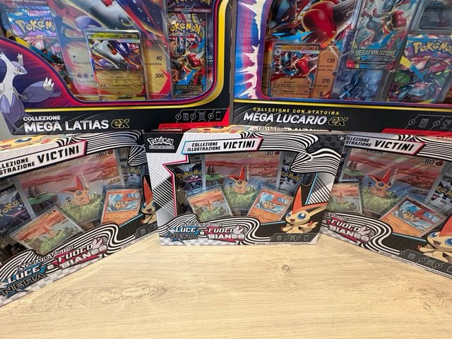Lotto Pokémon Sigillato - Mega Lucario, Latias