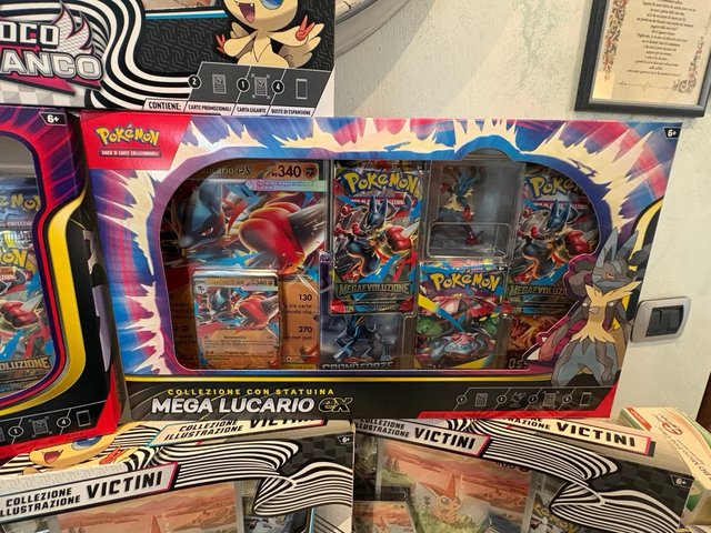 Lotto Pokémon Sigillato - Mega Lucario, Latias