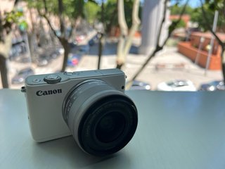 Canon M10 + Lente EF-M 15-45mm