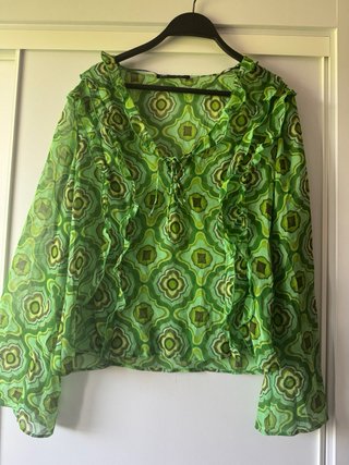 Blusa Zara verde estampada