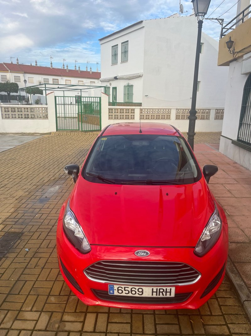 Ford Fiesta 2014 - foto 1