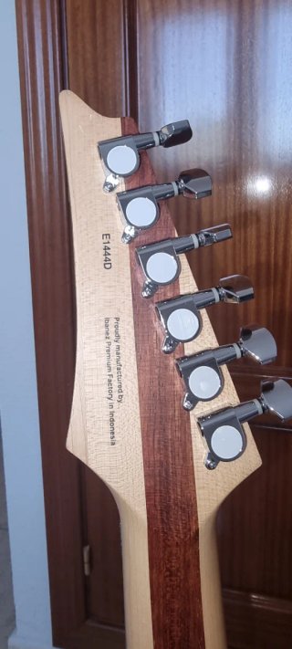 Ibanez JS24P Joe Satriani renovada