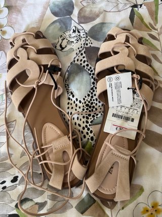 Sandalias Zara piel beige talla 39