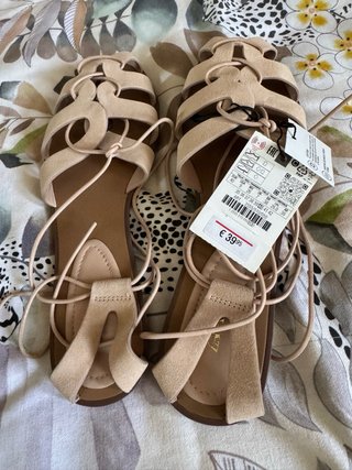 Sandalias Zara piel beige talla 39