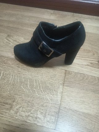 Botines negros tacón hebilla talla 39